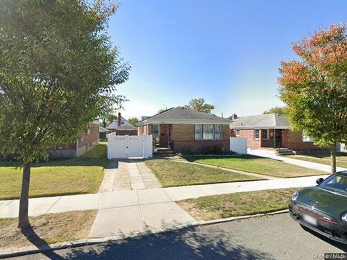 24208 132nd Ave, Rosedale, NY, 11422-1407 | Card Image