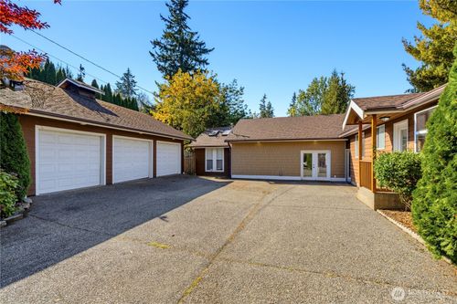 3326 Lakeway Dr, Bellingham, WA, 98229-2453 | Card Image