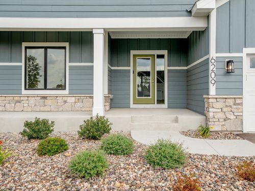 9001 62nd St S, Cottage Grove, MN, 55016-5525 | Card Image