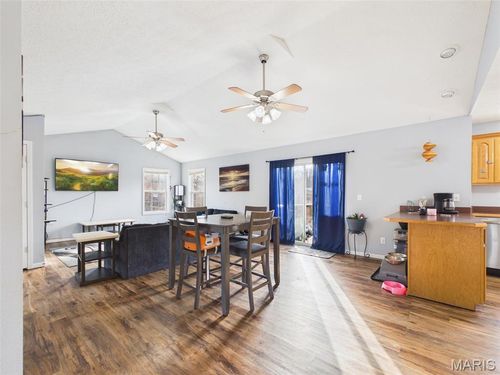 15781 Terris Ln, Saint Robert, MO, 65584-7504 | Card Image