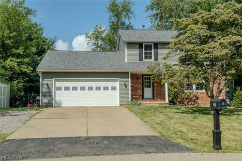 203 Albany Dr Nw, Canton, OH, 44708-5021 | Card Image