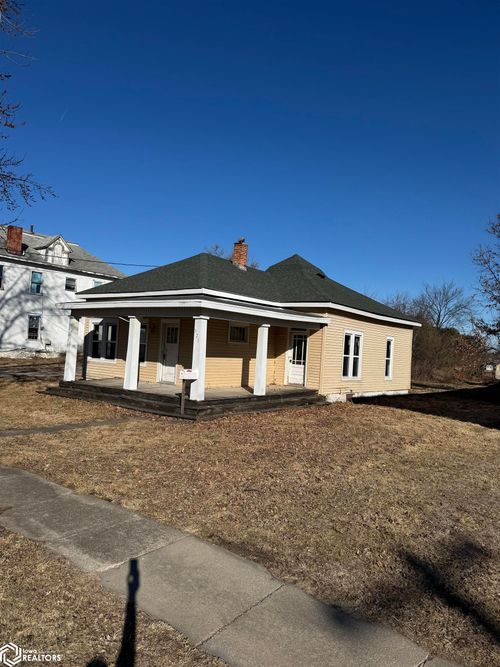 121 2nd Ave W, Albia, IA, 52531-1909 | Card Image