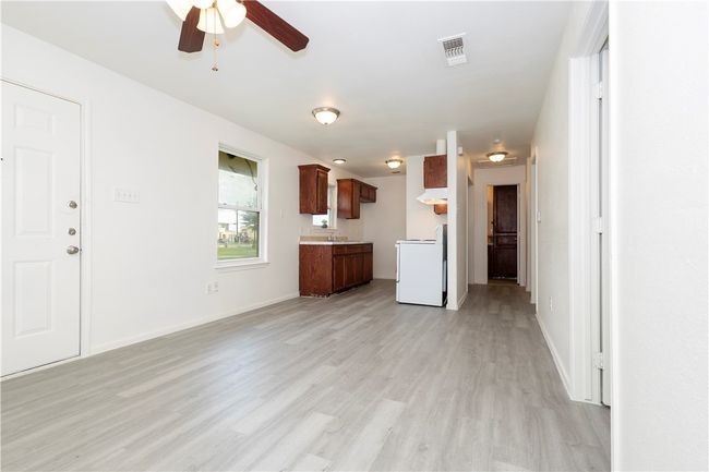 A - 1802 16 Th St, Home with 3 bedrooms, 1 bathrooms and 2 parking in Corpus Christi TX | Image 16