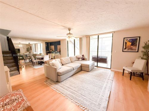 apt-306-450 Commodore Dr, Plantation, FL, 33325-2157 | Card Image