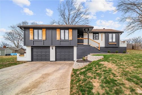 3713 Nw Peachwood Ct, Blue Springs, MO, 64015-2561 | Card Image