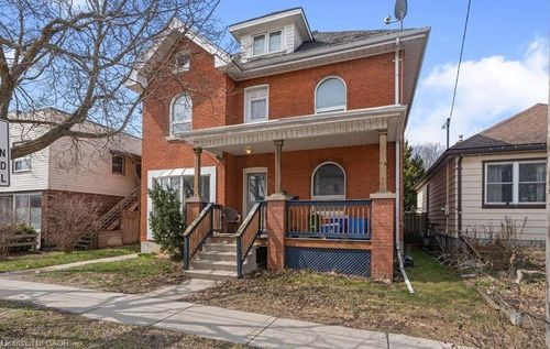 upper-219 Erie Ave, Brantford, ON, N3S2H1 | Card Image