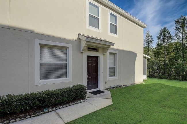 26539 Castleview Way, Townhouse with 3 bedrooms, 2 bathrooms and null parking in Wesley Chapel FL | Image 6