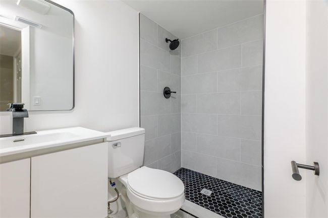 APT-205 - 7579 Nw 79 Th Ave, Condo with 2 bedrooms, 2 bathrooms and null parking in Tamarac FL | Image 23