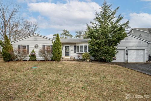 141 Grand Central Pkwy, Bayville, NJ, 08721-2711 | Card Image