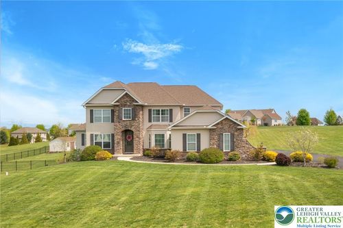 208 E Dell Rd, Bath, PA, 18014-9577 | Card Image