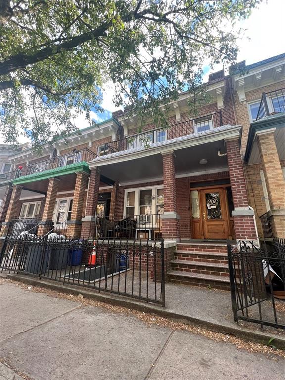 77th St, Brooklyn, NY 11209