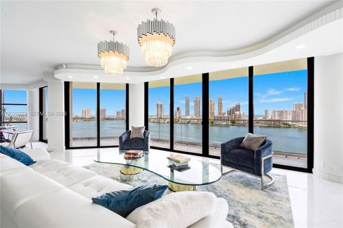 1605-2800 Island Blvd, Aventura, FL, 33160-5618 | Card Image