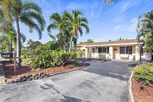 3241 Ne 9th Terrace, Pompano Beach, FL, 33064 | Card Image