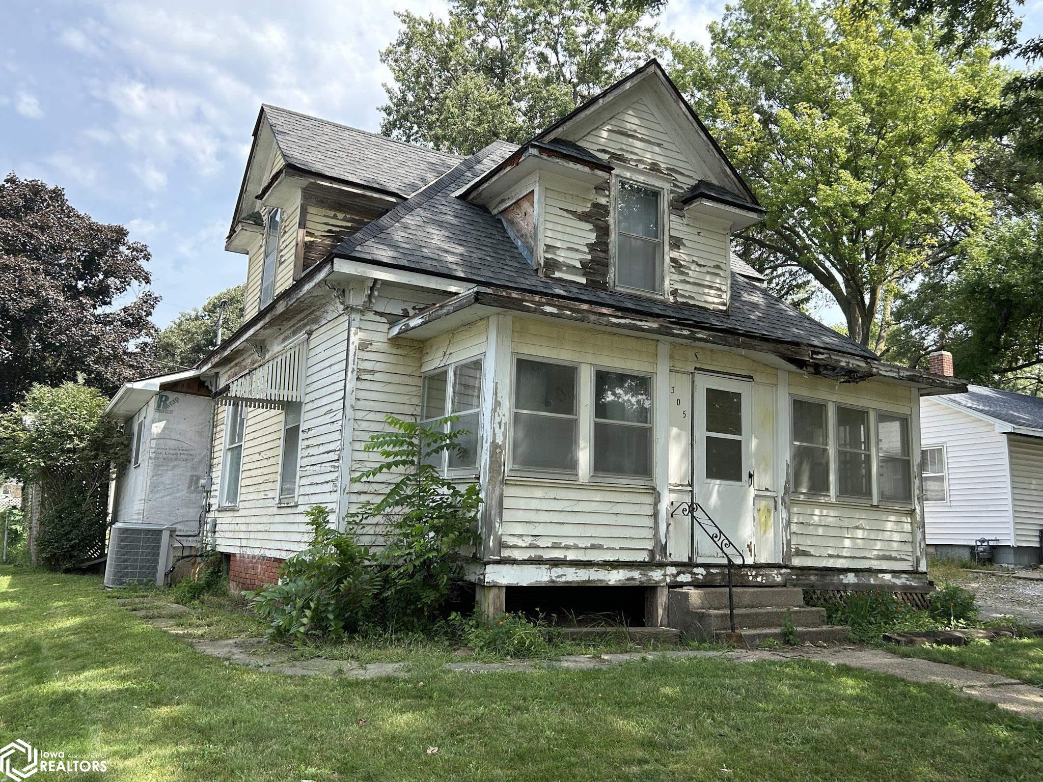 Thomas Ave, Shenandoah, IA 51601