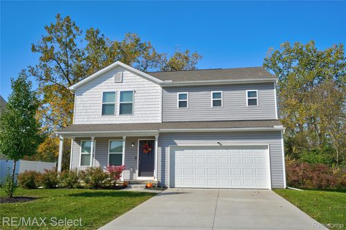 2288 Hunter Ln, Burton, MI, 48519-2025 | Card Image
