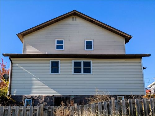 414 Middle Ave, Allison, PA, 15413-1015 | Card Image