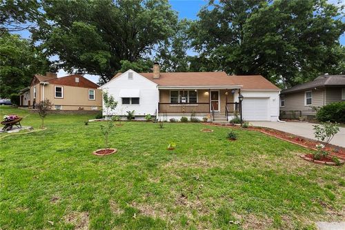 9712 E 34th St S, Independence, MO, 64052-1207 | Card Image