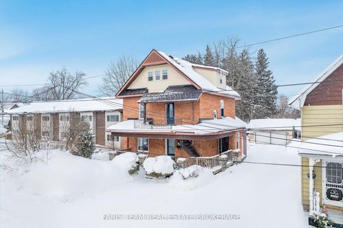 452 Hannah St, Midland, ON, L4R2G7 | Card Image