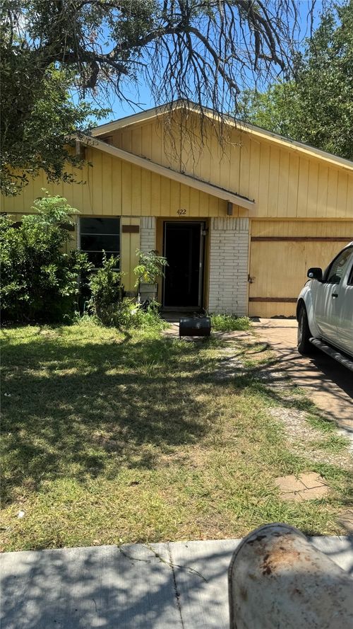 422 N Holiday Drive, Grand Prairie, TX, 75052 | Card Image