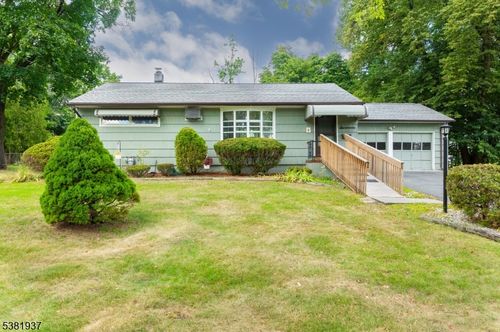 17 Springview Dr, Parsippany, NJ, 07054-4712 | Card Image