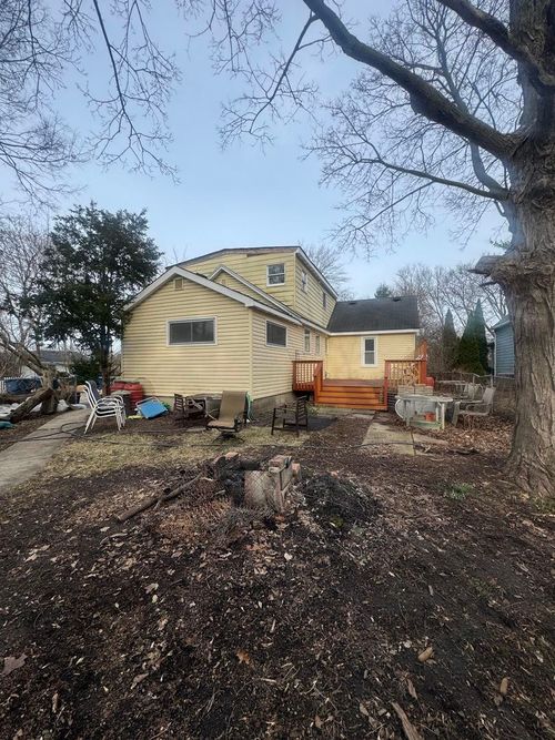 818 Bach St, Northbrook, IL, 60062-3445 | Card Image