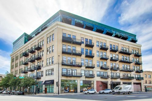 303-1645 Ogden Ave, Chicago, IL, 60612-4296 | Card Image
