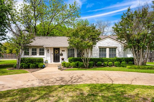 2922 Lovers Ln, Dallas, TX, 75225-7809 | Card Image