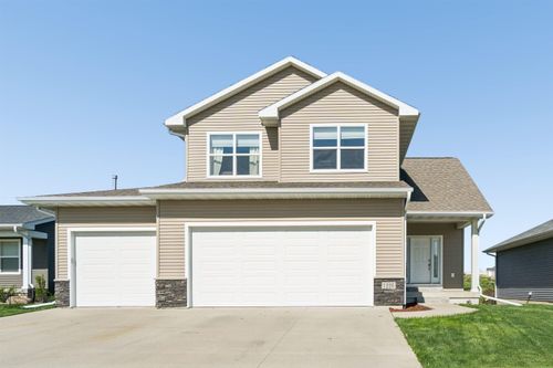 1226 1st St Se, Waverly, IA, 50677-4700 | Card Image