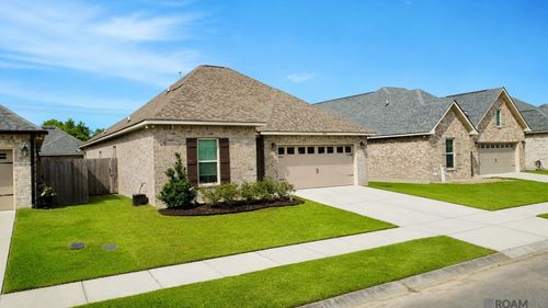 1042 Elliston Dr, Gonzales, LA, 70737-8269 | Card Image