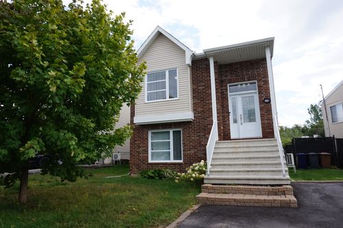 432 Rue Charles Pimparé, House with 4 bedrooms, 2 bathrooms and null parking in Laval QC | Card Image