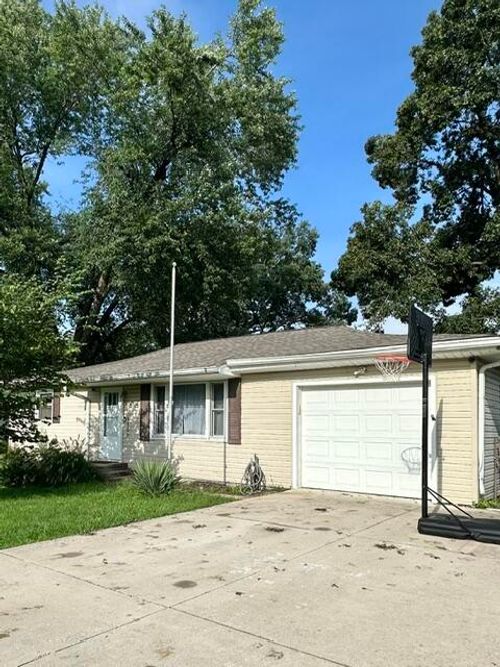 2933 Parker St, Portage, IN, 46368-3334 | Card Image