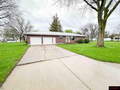 202 W 8th Street, House other with 4 bedrooms, 1 bathrooms and null parking in Winthrop MN | Image 1