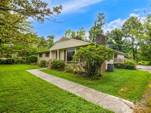 1066 Maplewood Ct, Hendersonville, NC, 28791-3302 | Card Image