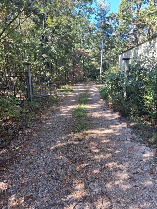 372 Cedar Hill Ln, Marshfield, MO, 65706-9084 | Card Image