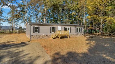 947 Jay Burke Road, House other with 3 bedrooms, 2 bathrooms and null parking in Taylorsville NC | Image 2