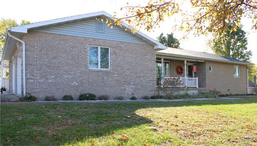 421 S Vine St, Shelbyville, IL, 62565-1861 | Card Image