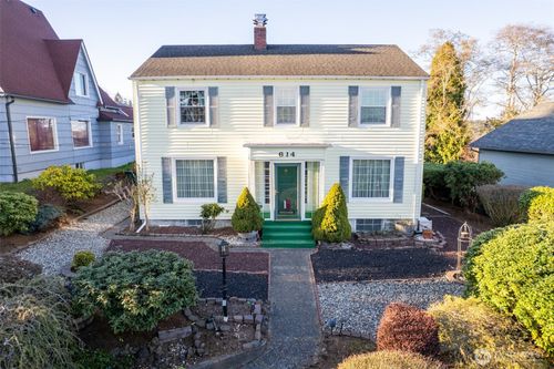 614 1st Ave, Aberdeen, WA, 98520-1935 | Card Image