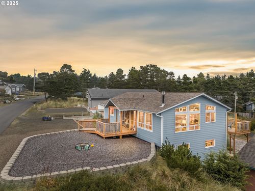 2202 Nw Mokmak Lake Dr, Waldport, OR, 97394-9352 | Card Image
