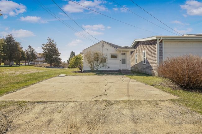 7 Shawmut St, House other with 3 bedrooms, 2 bathrooms and 5 parking in Fairhaven MA | Image 6