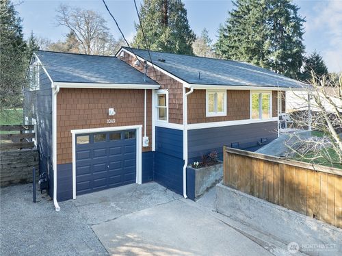 1049 S 112th St, Seattle, WA, 98168-2145 | Card Image