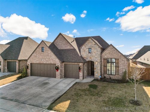 2911 E Rockford Place, Broken Arrow, OK, 74014 | Card Image