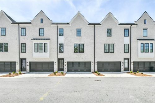 368 Clark Xing, Sandy Springs, GA, 30328-2204 | Card Image