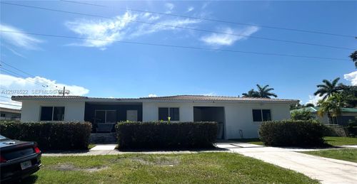 580 Lee Dr, Miami Springs, FL, 33166-7207 | Card Image
