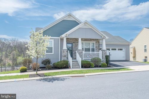 6042 Station Circle Rd, HARRISBURG, PA, 17111-3033 | Card Image