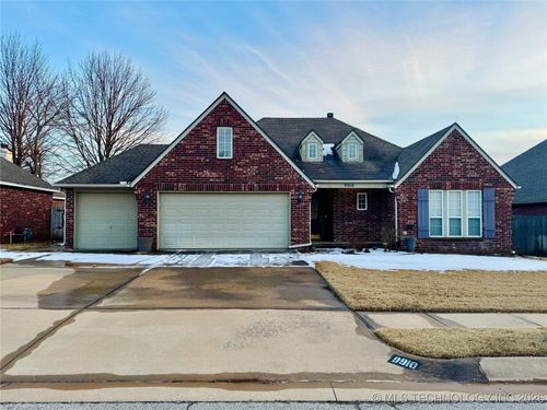 9910 E 119th Pl S, Bixby, OK, 74008-2562 | Card Image