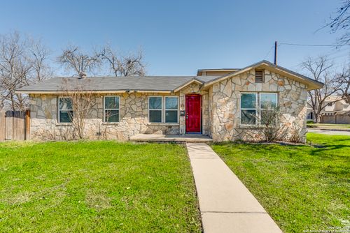 479 S Sycamore Ave, New Braunfels, TX, 78130-5850 | Card Image