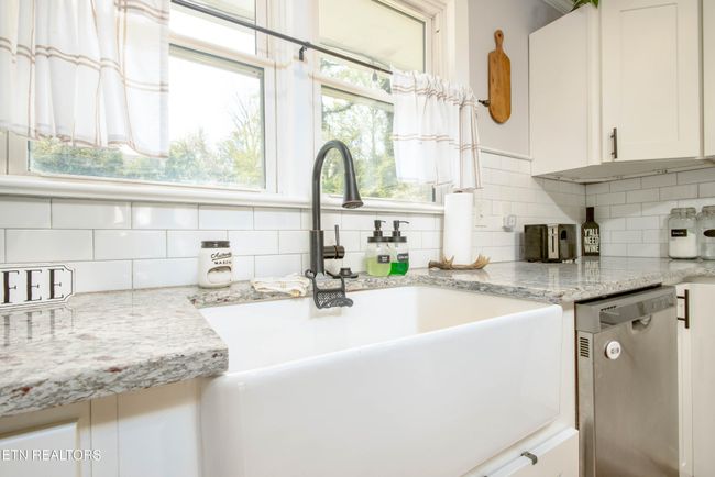 4910 Silva Dr, House other with 3 bedrooms, 2 bathrooms and 2 parking in Knoxville TN | Image 9