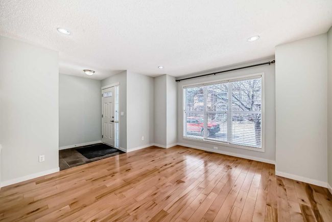 212 Autumn Green Se, House other with 3 bedrooms, 3 bathrooms and 2 parking in Calgary AB | Image 11