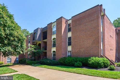 apt-11-8302 Tobin Rd, ANNANDALE, VA, 22003-6821 | Card Image