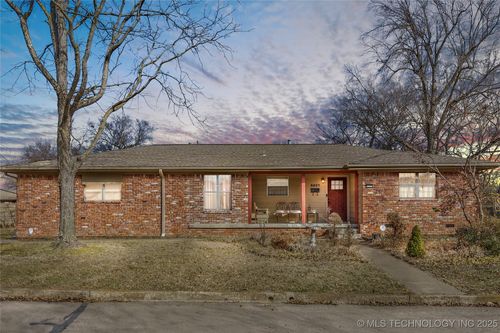 5507 S Columbia Avenue, Tulsa, OK, 74105 | Card Image